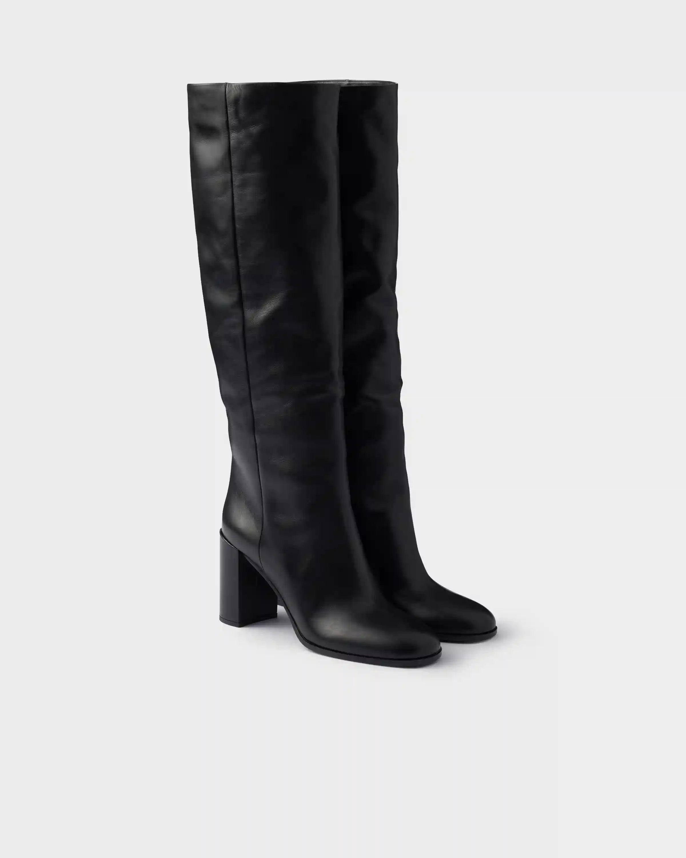 Heeled leather boots
