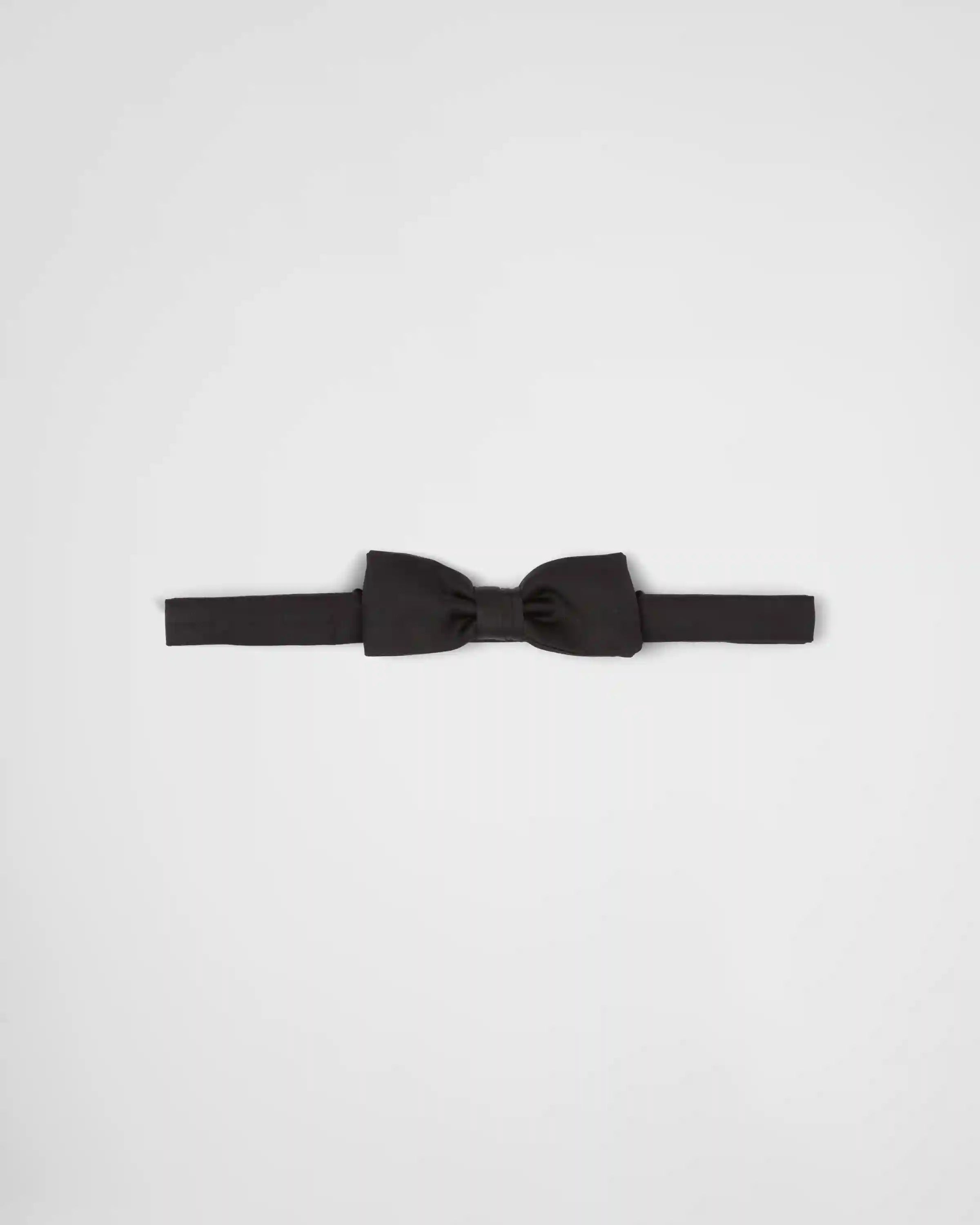 Satin bow-tie