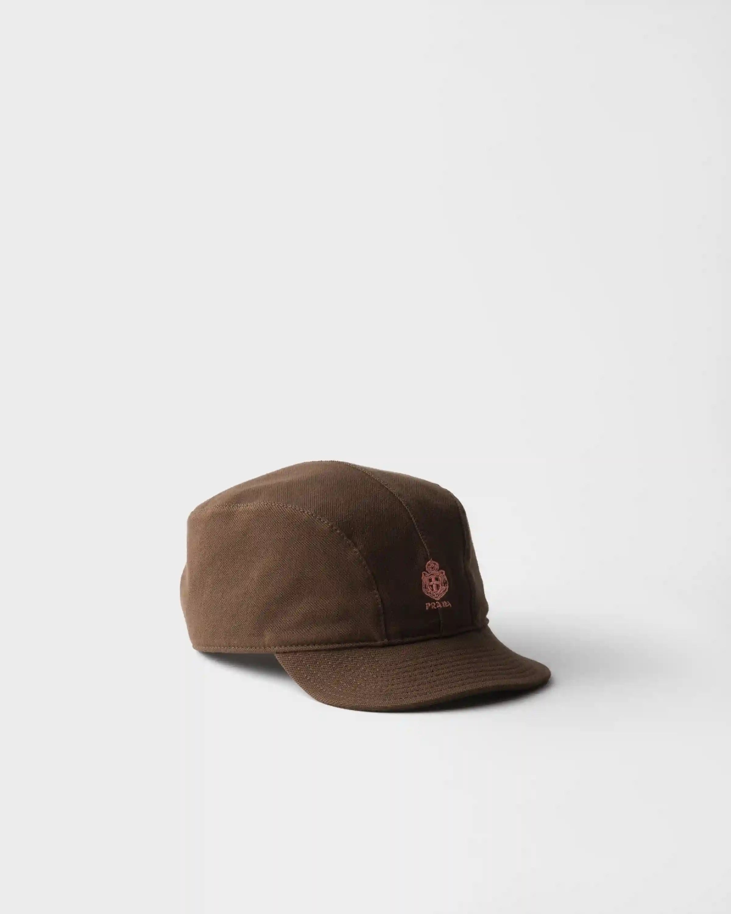 Old piqué baseball cap